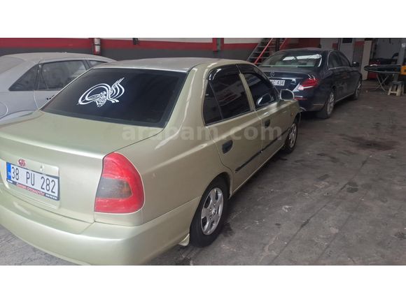 Sahibinden Hyundai Accent 1.5 1.5i GLS 2000 Model