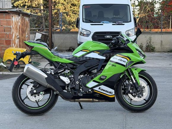 n.　400i ① Galeriden Kawasaki Ninja ZX-4RR 2024 Model Çanakkale 6.001 km
