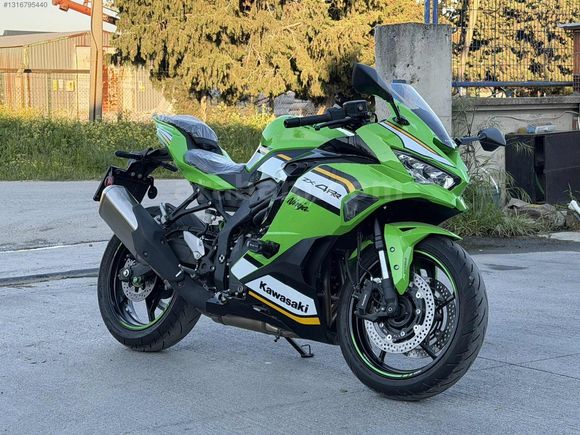Galeriden Kawasaki Ninja ZX-4RR 2024 Model Çanakkale 6.001 km