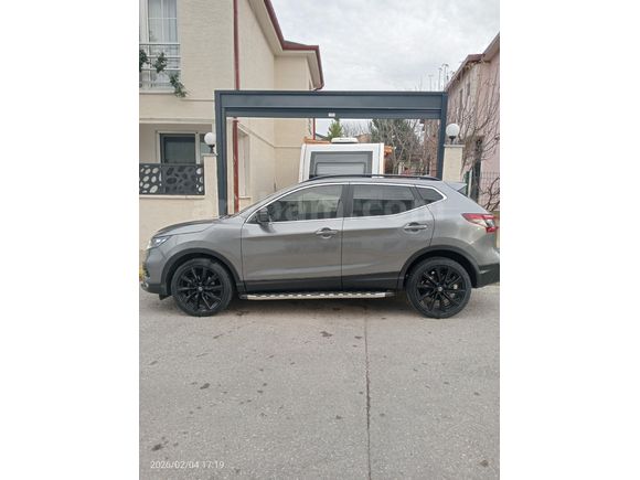 Sahibinden Nissan Qashqai 1.5 dCi Midnight Edition 2020 Model Kocaeli 71.500 km Gri