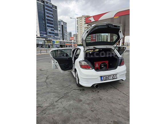 Sahibinden Opel Astra 1.4 Essentia 2011 Model Mersin 235.000 km Beyaz