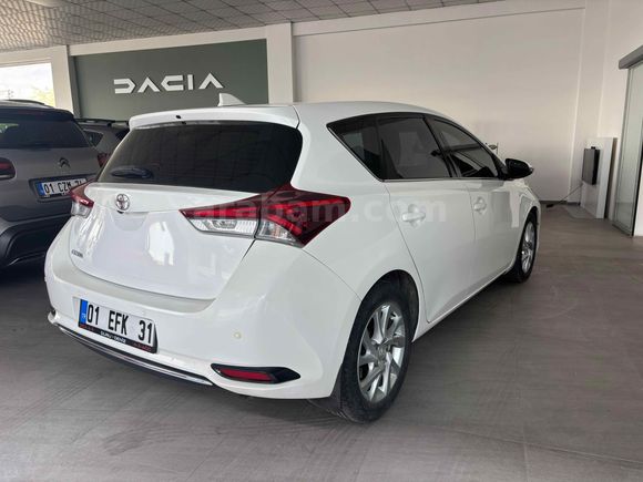 Sahibinden Değişensiz Toyota Auris 1.4 D-4D Active 