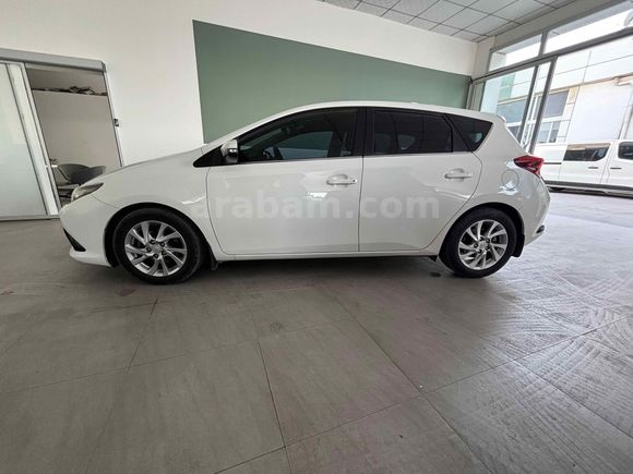 Sahibinden Değişensiz Toyota Auris 1.4 D-4D Active 