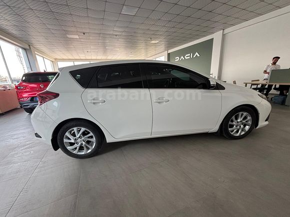 Sahibinden Değişensiz Toyota Auris 1.4 D-4D Active 