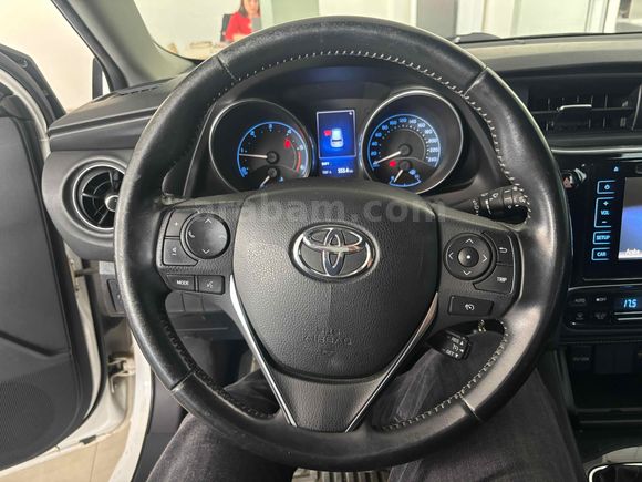 Sahibinden Değişensiz Toyota Auris 1.4 D-4D Active 
