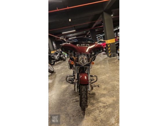 HALF MOTO 2022 HD STREET GLİDE SPECİAL