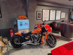 HALF MOTO 2023 HD BREAKOUT FULL CUSTOM