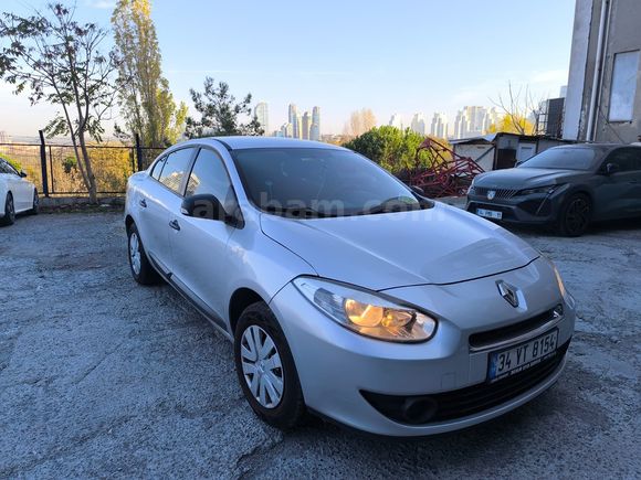 Aile Aracı Renault Fluence 1.5 dCi Business 2011 Model  307.000 km Gri (Gümüş)