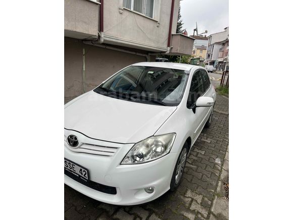 Sahibinden Toyota Auris 1.33 Comfort 2012 Model  185.500 km Beyaz