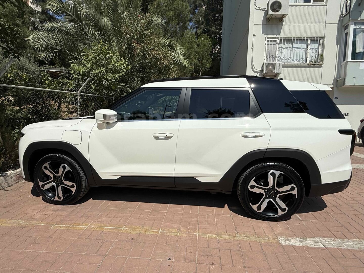 Sahibinden KGM SsangYong Torres EVX 4x2 2025 Model İzmir 13.050 km Beyaz 3