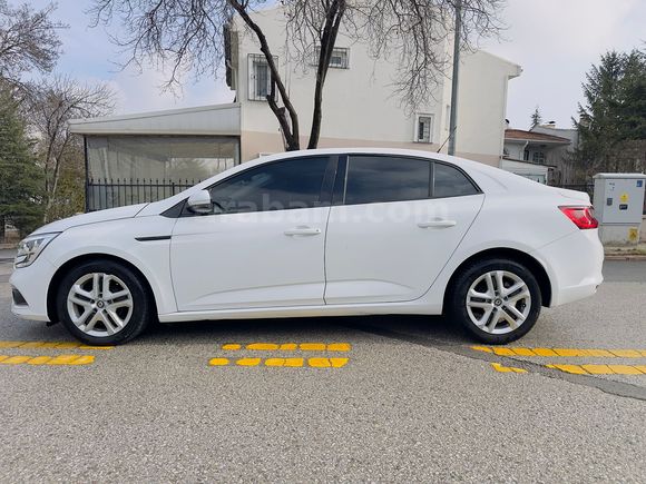 USCAR'dan 2017 Megane 1.5 dci Joy 275 bin km Temiz