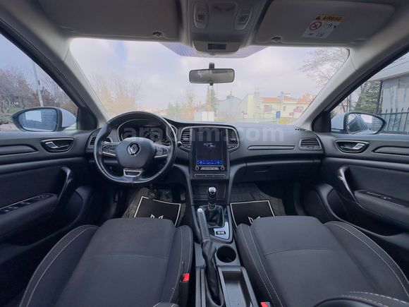 USCAR'dan 2017 Megane 1.5 dci Joy 275 bin km Temiz