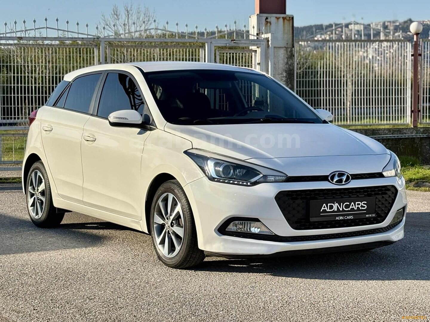 Galeriden Hyundai i20 1.4 MPI Style 2017 Model Kocaeli 82.500 km Beyaz 2