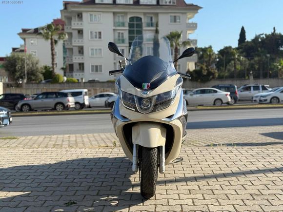 HLL CARS'dan 2015 PİAGGİO X10 350