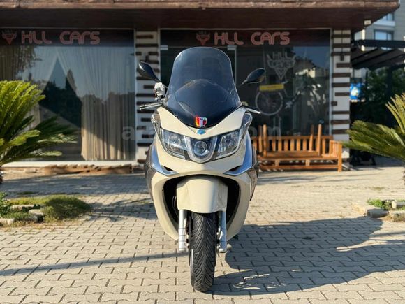 HLL CARS'dan 2015 PİAGGİO X10 350