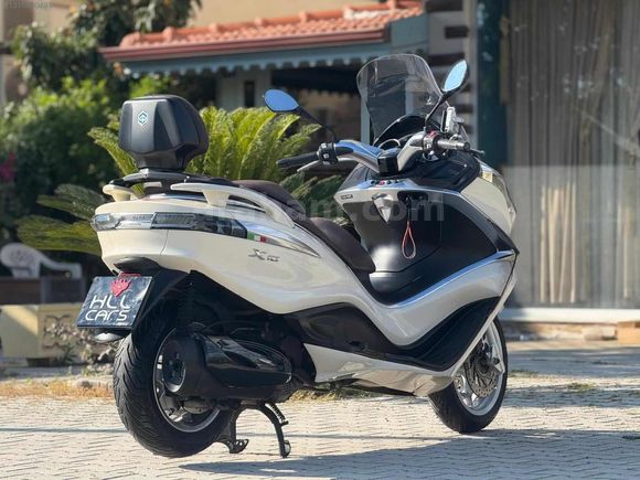 HLL CARS'dan 2015 PİAGGİO X10 350