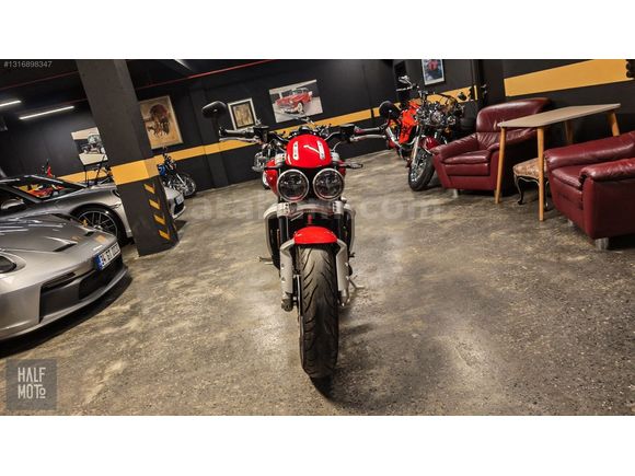 HALF MOTO 2021 TRİUMPH ROCKET 3 R