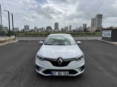 HATASIZ-DEĞİŞENSİZ-TRAMERSİZ-DÜŞÜK KM-BAKIMLI-1.3TCE MEGANE