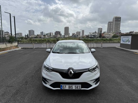 HATASIZ-DEĞİŞENSİZ-TRAMERSİZ-DÜŞÜK KM-BAKIMLI-1.3TCE MEGANE