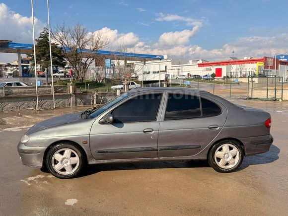 Sahibinden Renault Megane 1.6 RXi 2001 Model 