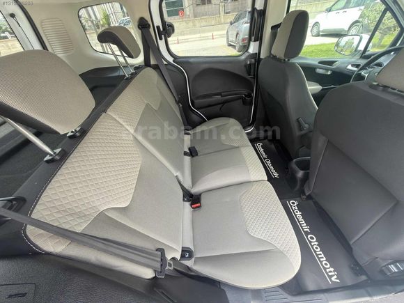2022 HATASIZ BOYASIZ TRAMERSİZ 1.5 TDCI TİTANİUM 100 BG 6 İLERİ