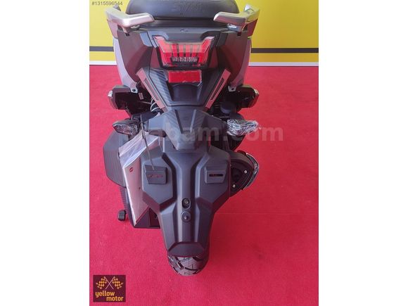 ADX 125 E5 + PLUS 2024 MODEL 12 TAKSİT ABS + TCS