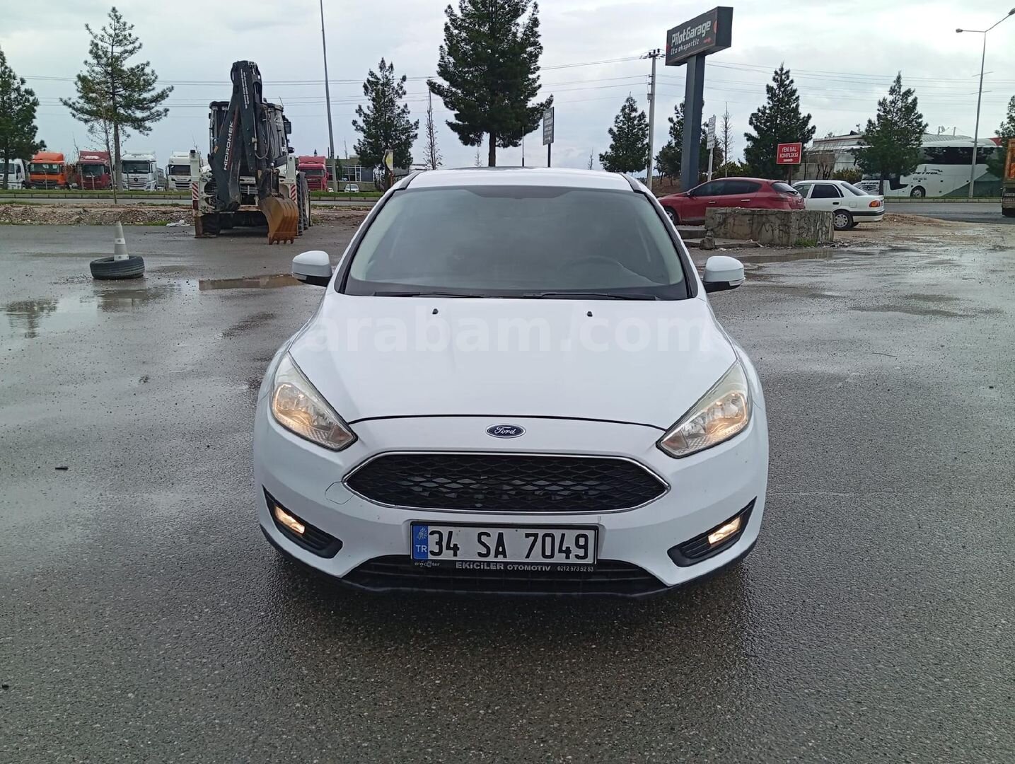 Galeriden Ford Focus 1.6 TDCi Trend X 2017 Model Van 215.000 km Beyaz 2