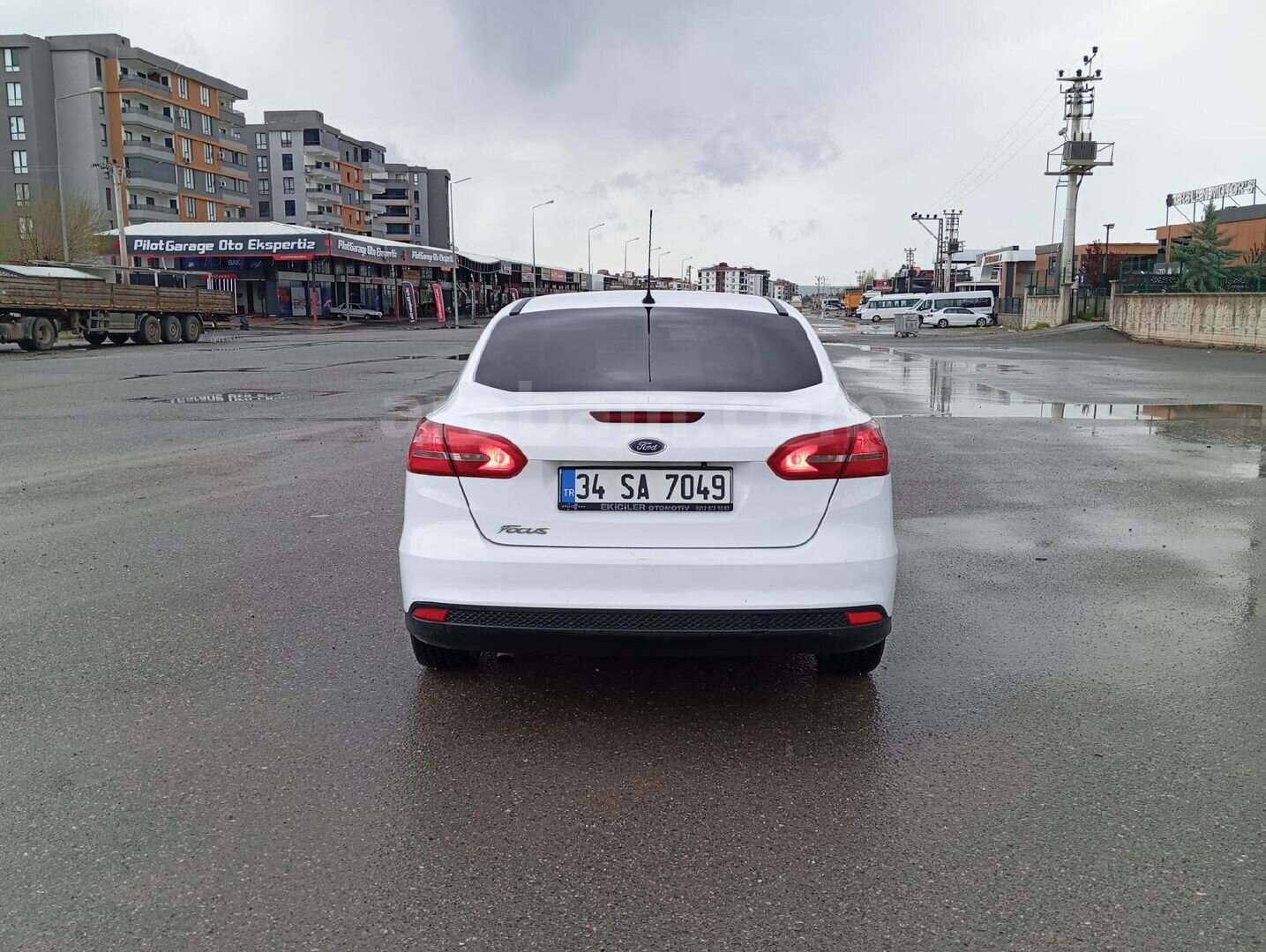 Galeriden Ford Focus 1.6 TDCi Trend X 2017 Model Van 215.000 km Beyaz 7