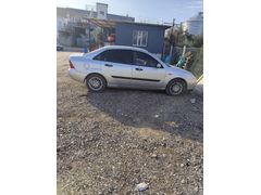 Sahibinden Ford Focus 1.6 Ghia 2001 Model  360.000 km Gri