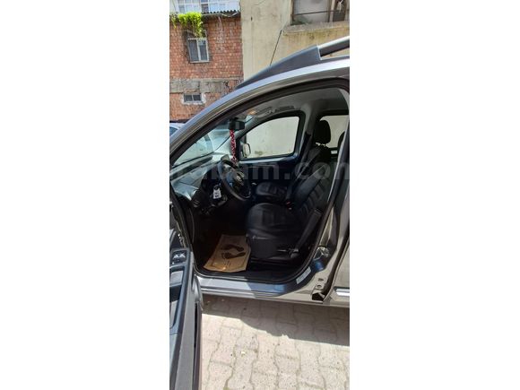 Sahibinden Fiat Fiorino Combi 1.3 Multijet Premio 2024 Model