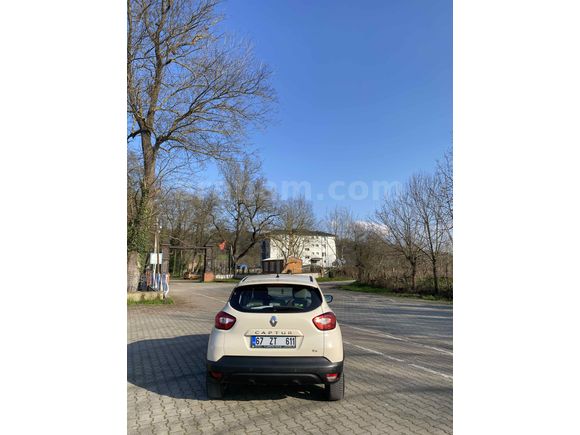 Sahibinden Renault Captur 0.9 Touch 2013 Model  145.000 km Bej
