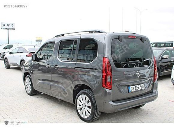 KUTLU KARDEŞLER'DEN 2022 OPEL COMBO 1.5D ULTİMATE BOYASIZ