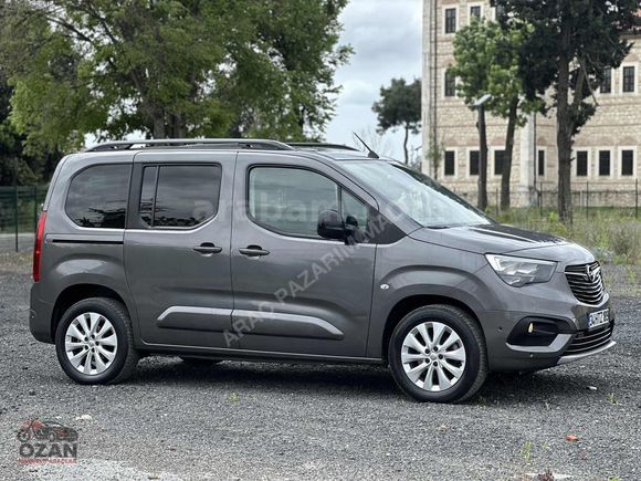 **CAM TAVAN** 2022 COMBO ULTİMATE 79.000 KM BOYASIZ FULL+FULL