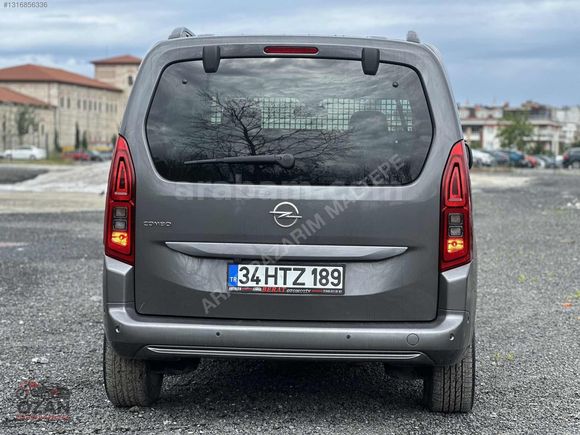 **CAM TAVAN** 2022 COMBO ULTİMATE 79.000 KM BOYASIZ FULL+FULL