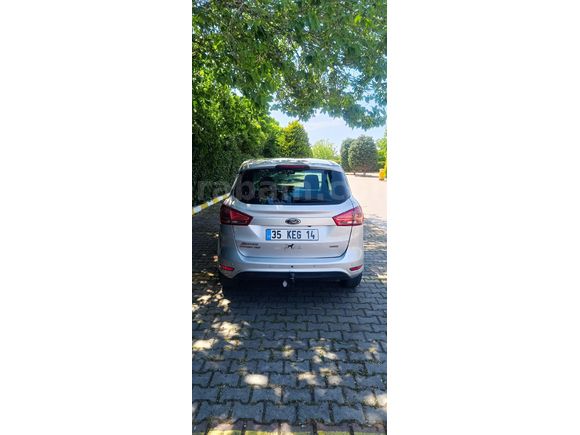Sahibinden Temiz  Aile aracı Ford B-Max 1.5 TDCi Titanium 2012 Model - 2013 trafik çıkışlı.
