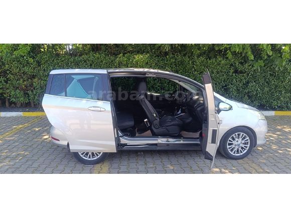 Sahibinden Temiz  Aile aracı Ford B-Max 1.5 TDCi Titanium 2012 Model - 2013 trafik çıkışlı.