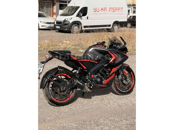 Çok acil satılık Bajaj Pulsar 200 RS 