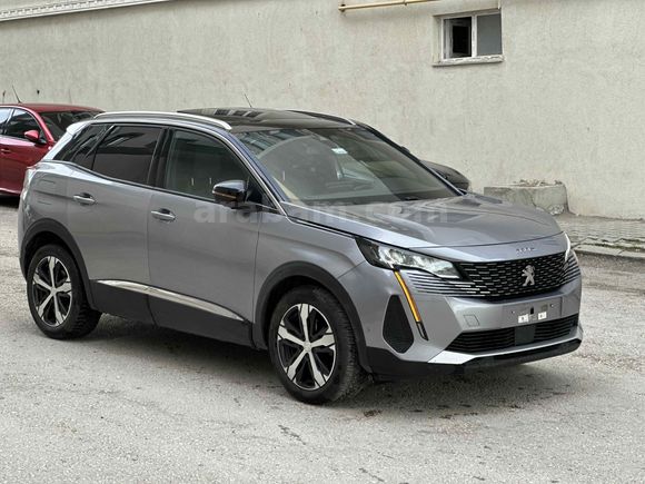 KARAMAN OTOMOTİV’den  Peugeot 3008 1.5 BlueHDI Allure 2023 Model Van