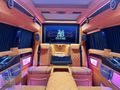 YÜKSELTİLMİŞ TAVAN KONFOR VE ZERAFET BİR ARADA V 300 4x4