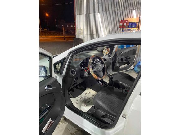 Sahibinden Opel Corsa 1.2 Twinport Active 2014 Model 
