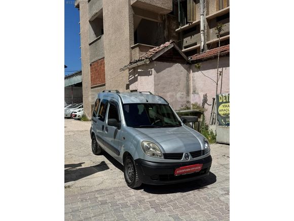 ALTINTOP GARAJDAN RENAULT KANGO 1.5 DİZEL KLİMALI