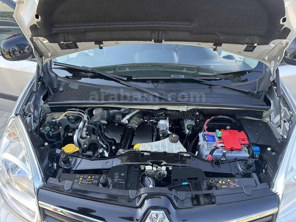 2017 MODEL 144.000 KM DE HATASIZ BOYASIZ TRAMERSİZ KANGO 1.5 DCİ