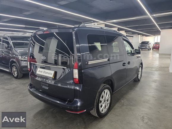 AVEK OTOMOTİV'DEN 2023 FORD TOURNEO CONNECT TITANIUM KISA