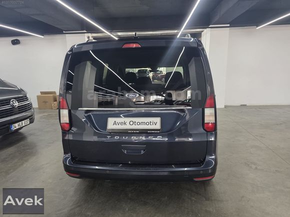 AVEK OTOMOTİV'DEN 2023 FORD TOURNEO CONNECT TITANIUM KISA