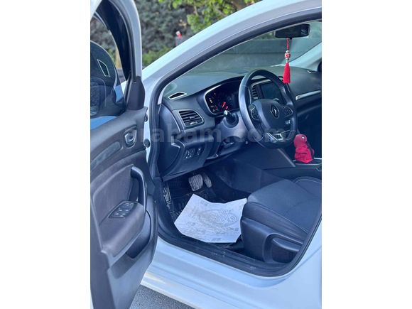 Sahibinden Renault Megane 1.3 TCe Joy 2021 Model 