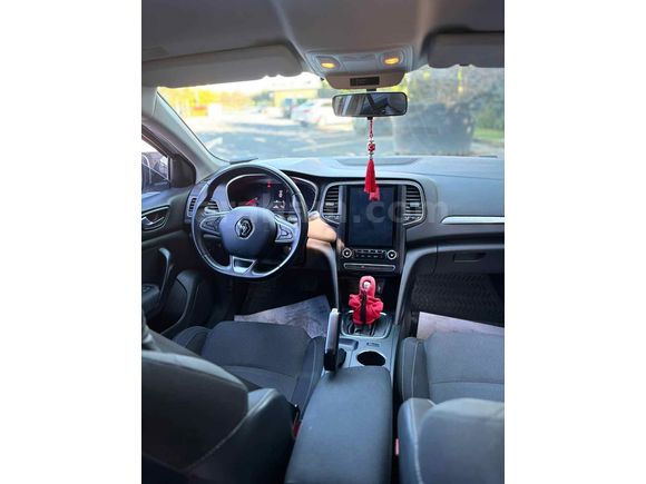 Sahibinden Renault Megane 1.3 TCe Joy 2021 Model 