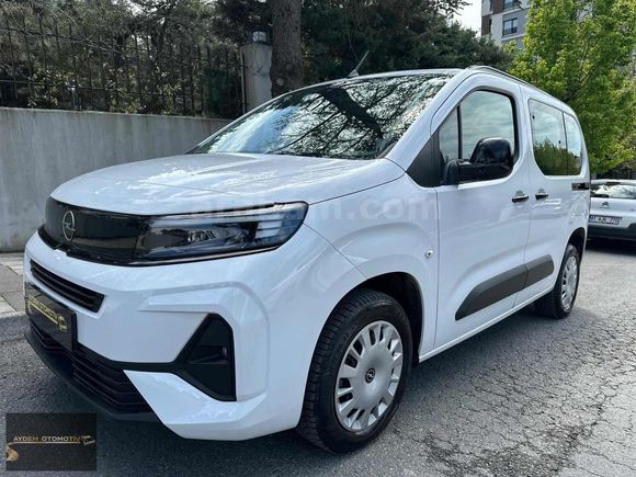 2025 - OPEL COMBO ESSENTIAL HATASIZ BOYASIZ DEĞİŞENSİZ- 4.000KM