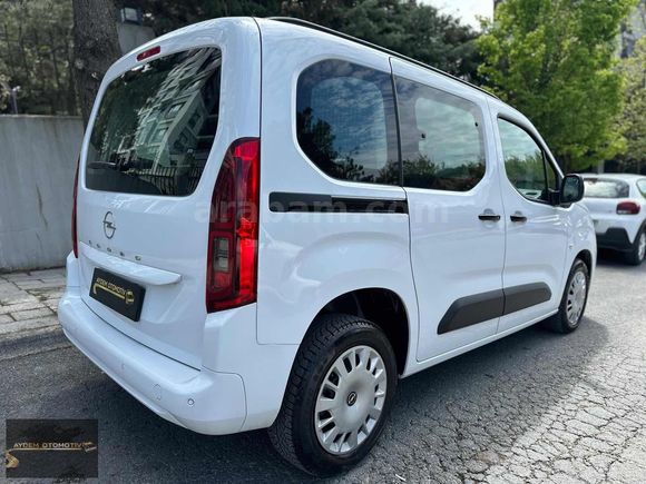 2025 - OPEL COMBO ESSENTIAL HATASIZ BOYASIZ DEĞİŞENSİZ- 4.000KM
