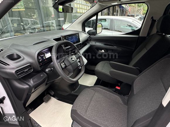 BOYASIZ+2025 MODEL+OPEL COMBO+1.5D ESSENTİAL+OTOMATİK+21.000 KM