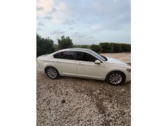 Sahibinden Volkswagen Passat 1.6 TDi BlueMotion Comfortline 2017 Model  14300 km Beyaz